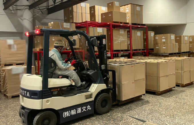 フォークリフト写真